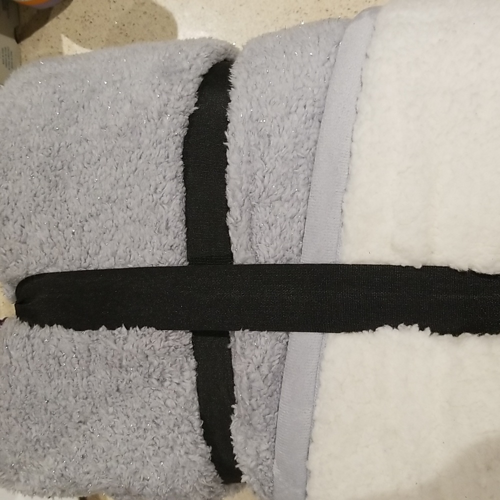 Plush Reversible Throw Blanket - Light Gray and White